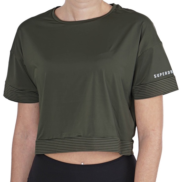 Superdry Tops - Superdry cropped workout shirt